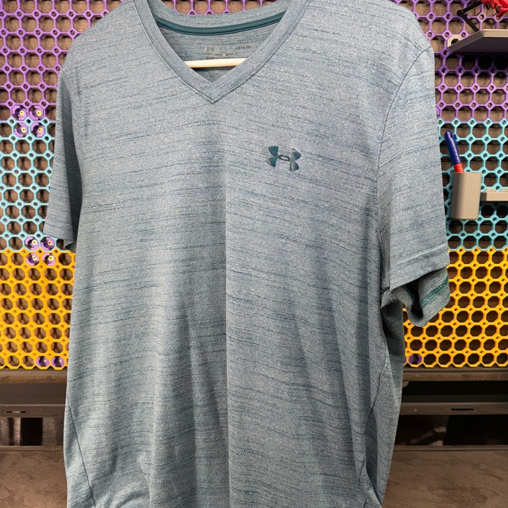 Under Armour Men's Heathered Blue V-Neck Tee